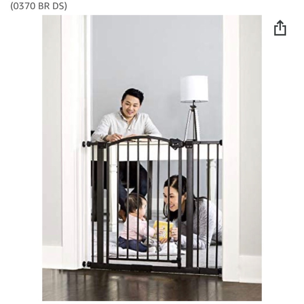 Soft close baby/pet safety gate